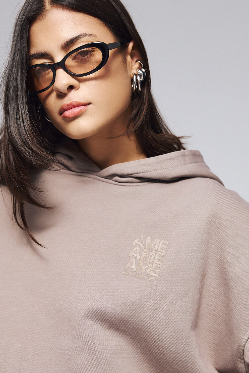 elephant-hoodie-wavy-ame6