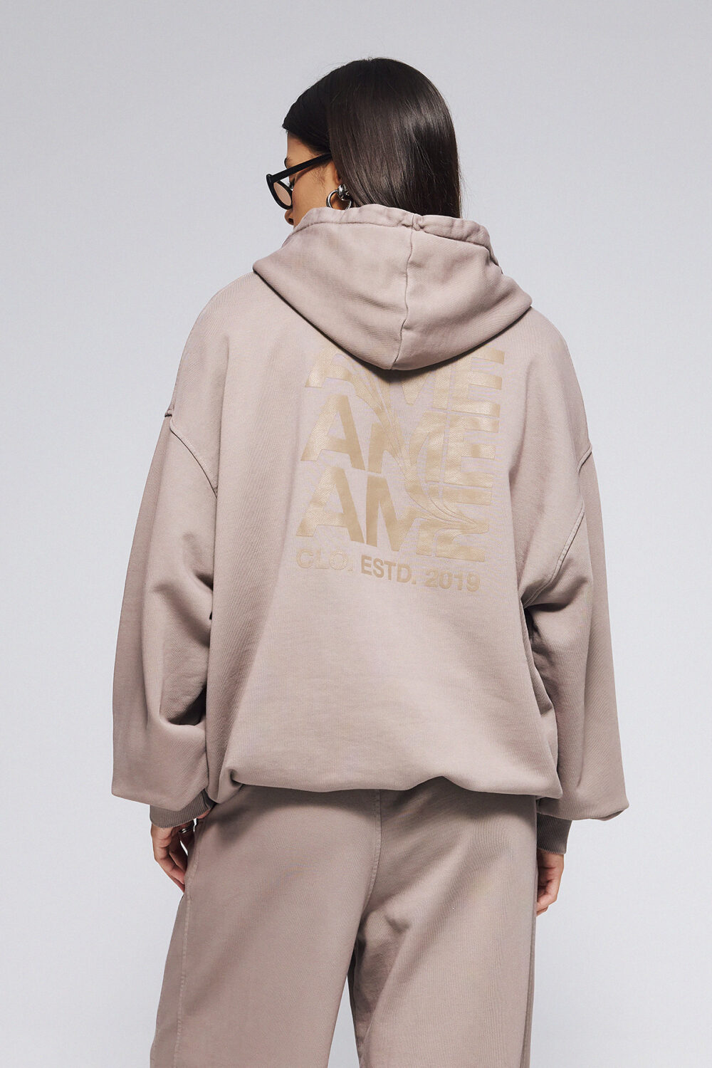 elephant-hoodie-wavy-ame7